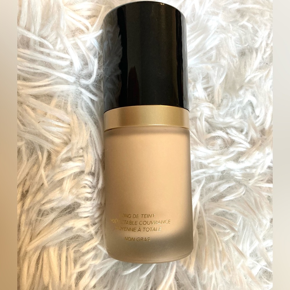 Too Faced - (NWOB) Foundation - Picture 5 of 7